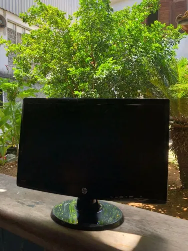 VENDO MONITOR HP L200B 20POLEGADAS 60HZ