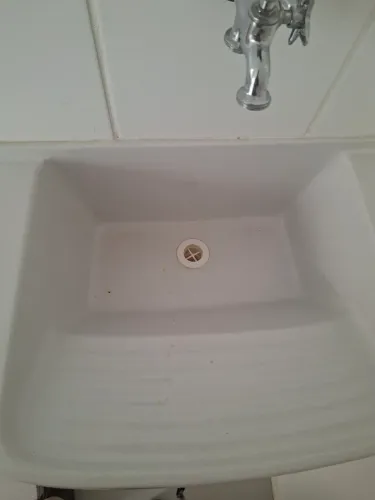 Pia de Lavanderia + Sifão e Torneira