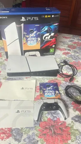 Ps5 digital 1TB + 1 jogo 
