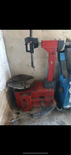 Vendo um montador de pneu e uma balanceadora de roda