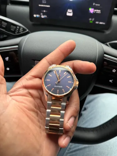 Relógio Tommy Hilfiger Masculino Aço Dois Tons 1792193 da coleção Bruce.