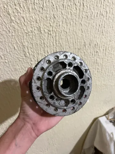 Cubo dianteiro da Fan 2014 