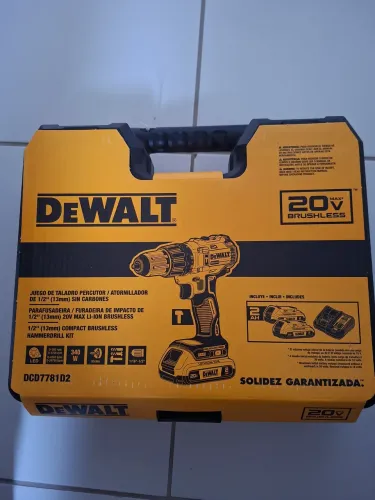Parafusadeira e Furadeira de Impacto 13mm 20V DEWALT DCD7781D2 Com 2 Baterias, carregador