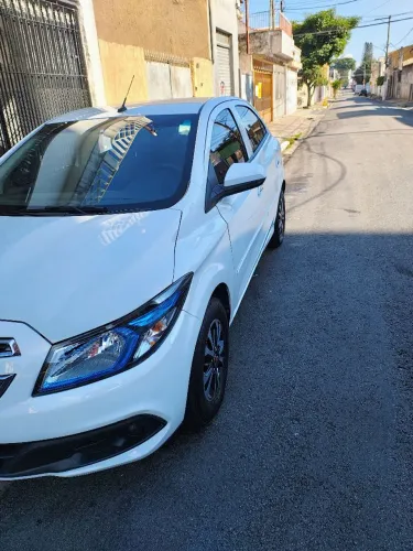 Chevrolet Onix Hatch LT 1.0 8V Flex Power Mec. 4P 2013
