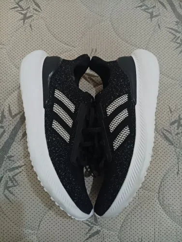 Vendo tênis Adidas