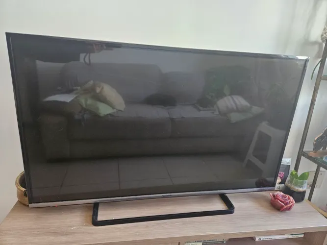 Smart TV Panasonic 42" LED Full HD com Wi-Fi e Controle