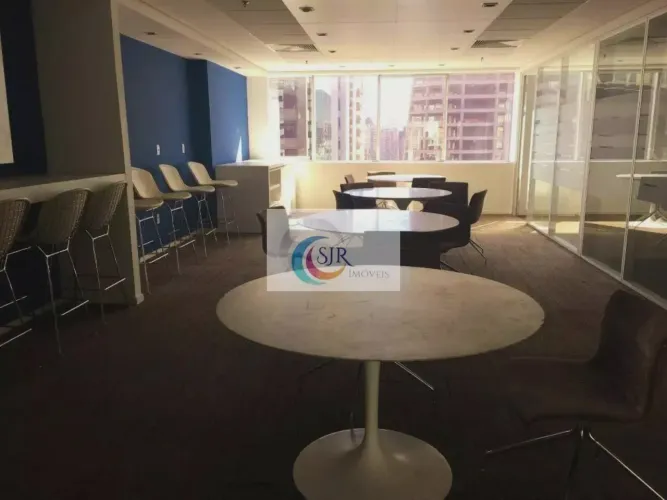 Conjunto comercial com 787 m² MOBILIADO, Ar condicionado para área comum e privativa .
