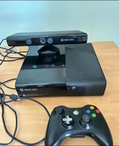 Vende-se Xbox 360 Slim Seminovo todo completo 