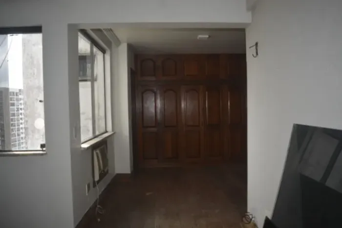 Vendo cobertura, 746m². Bairro: Batista Campos, Belém / PA.