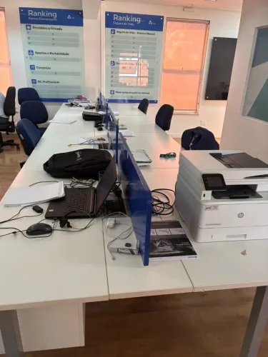 Vende- se mesas para escritório