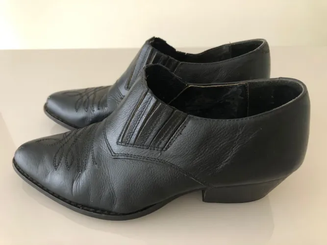 Bota Arezzo em Couro Legítimo