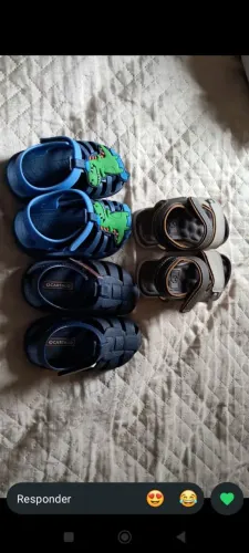 Vendo essas 3 sandálias infantis