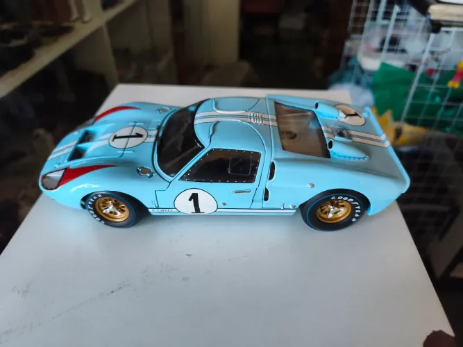 Veículo miniatura Shelby Ford GT-40 MK II