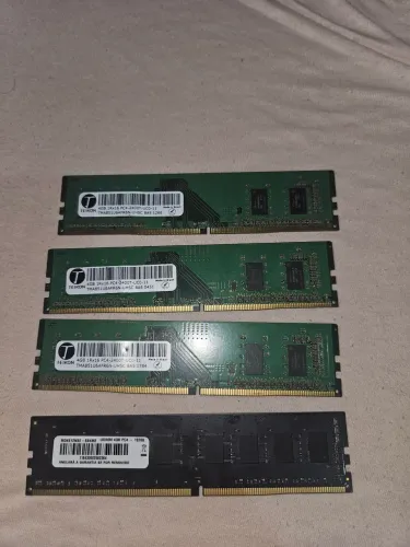 Memóriam RAM DDR4 4GB