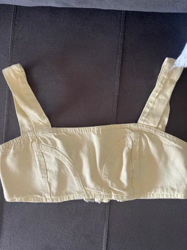 Top amarelo