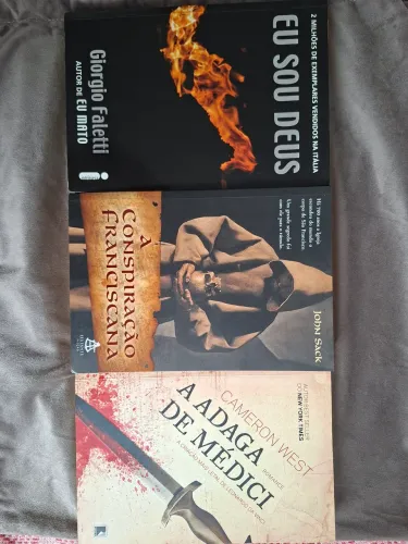 Livro: Eu sou deus. A conspiração franciscana. A adaga de medicina.