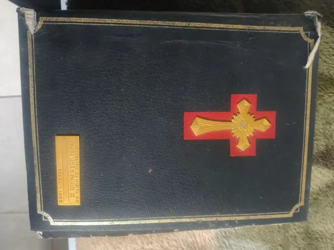 Bíblia comemorativa do papa João Paulo 2 no Brasil em 1980