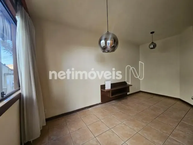 Casa Triplex à Venda no Planalto Conforto, Espaço e Segurança