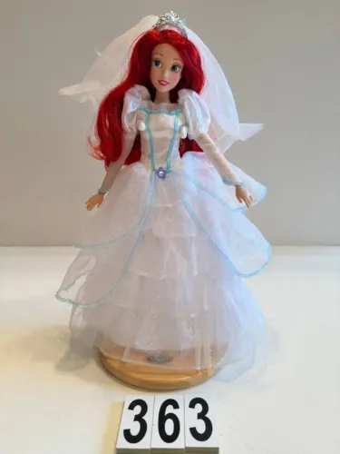 DISNEY STORE ARIEL , VESTIDO DE NOIVA 2016, NAO TEM SAPATOS , SEM SUPORTE R$ 250.00
