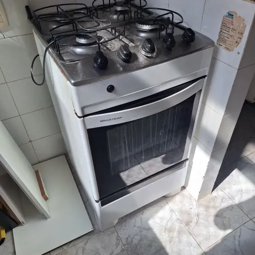 Fogão para gás botijão com válvula nova.
