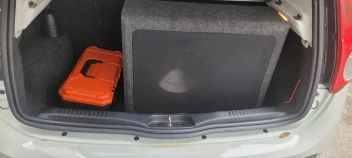 Caixa Selada com Subwoofer HBuster 12 SWF 1214 FIGHTER