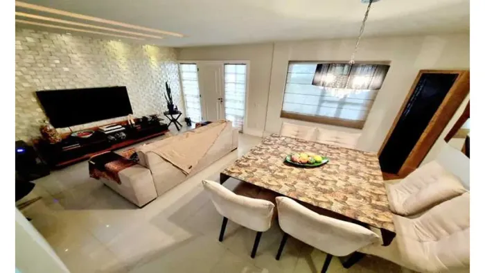 Maravilhosa Casa Duplex no Condomínio Vale Suíço/Freguesia