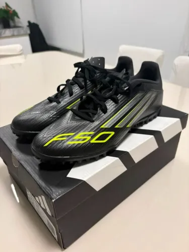 Chuteira Society - Adidas F50 Club TF