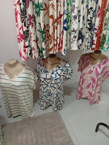 Blusinhas femininas malha viscoLycra várias estampas para o dia a dia, passeios promoção!!