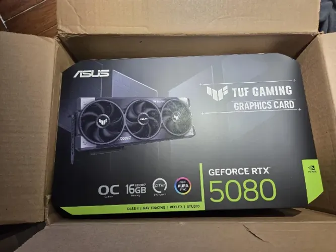 ASUS TUF 5080 OC 16GB GDDR7 LACRADA + GARANTIA! MELHOR Q 4080S E 9070XT! MODELO PREMIUM