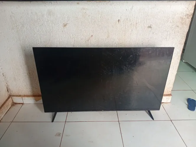 Televisão para tirada de peças