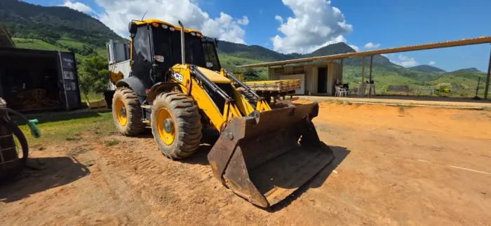 Retroescaveira JCB 4CXeco 2022