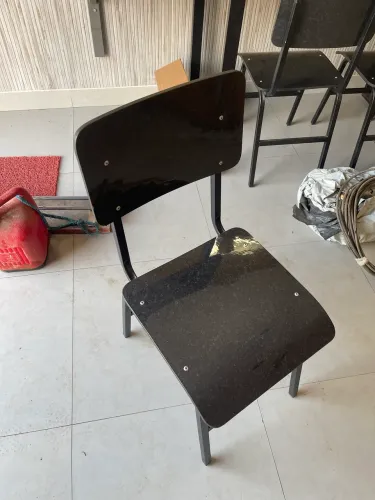 Cadeira tipo escolar