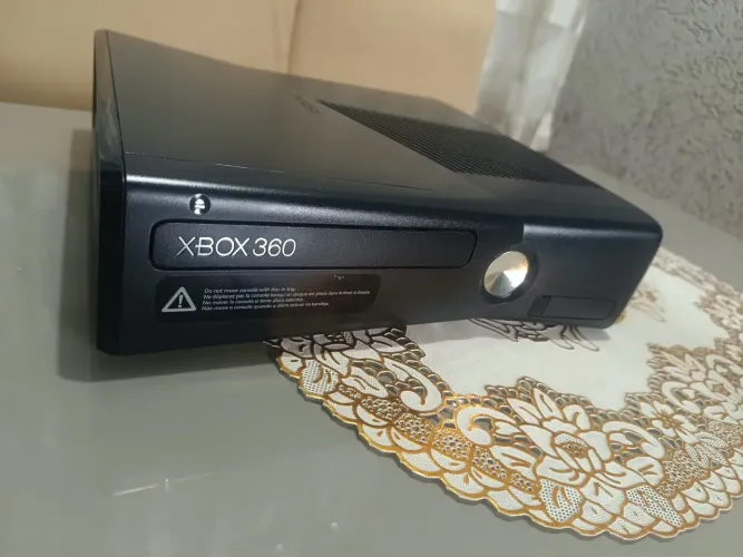Xbox slim, segundo dono com 102 jogos 
