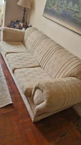 Vende sofá clássico 