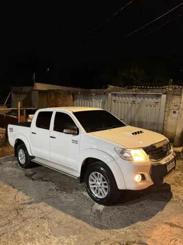 Toyota Hilux CD SRV D4-d 4X4 3.0 TDI Diesel AUT 2014