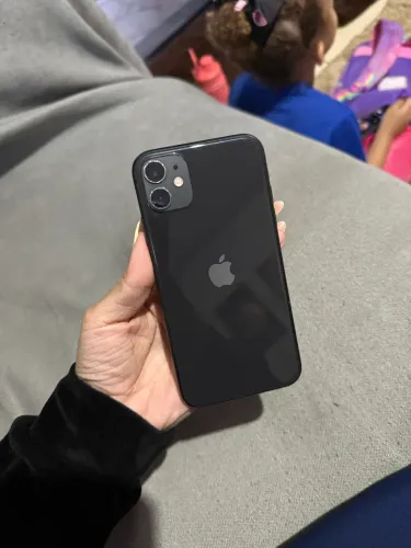 VENDO IPHONE 11 64GB
