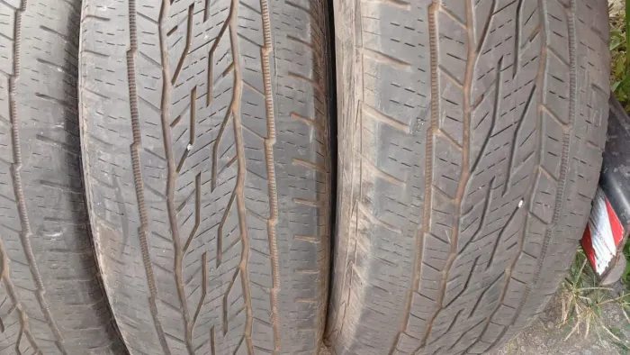 245/70 R 16 - Continental - Excelente Estado - Originais ( Aceito cartões - Leia )