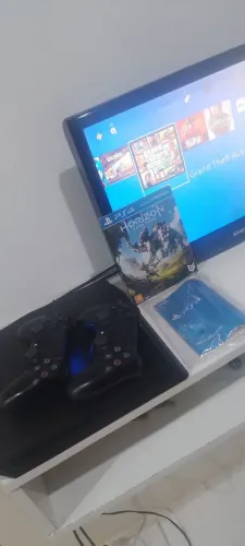 PS4 slim 1TB