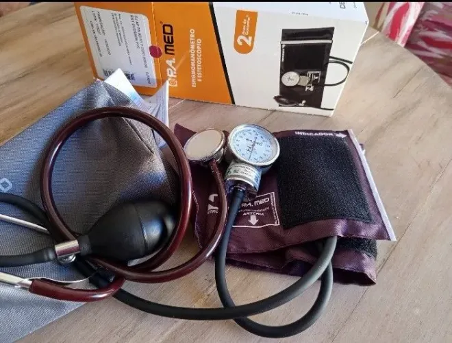 KIT ESTETOSCÓPIO E GONIÔMETRO