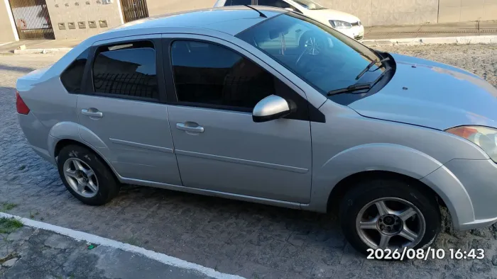 Ford Fiesta Sedan 1.0 8V Flex 4P 2009