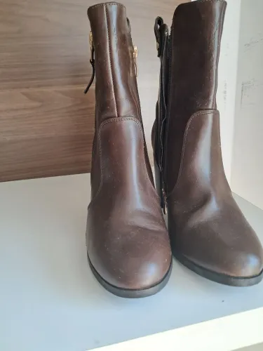 Vendo bota feminina da prego
