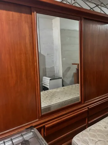 Armário porta de correr com espelho