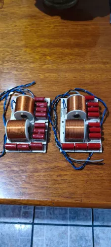 2 DIVISORES DE FREQUÊNCIA PASSIVO NEMIS 1 VIA P/SUB GRAVE  600W