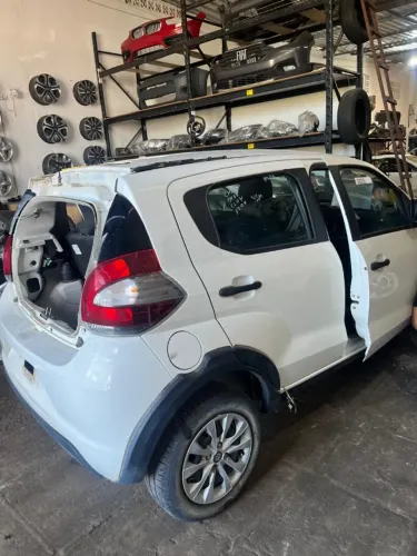 SUCATA FIAT MOBI - PARA VENDA DE PEÇAS