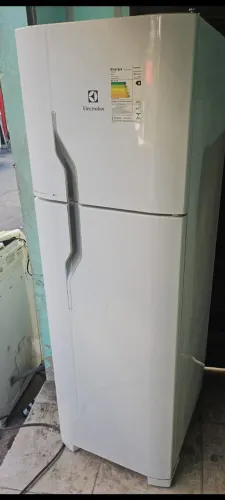 Geladeira fross free eletrolux por 1100 reais