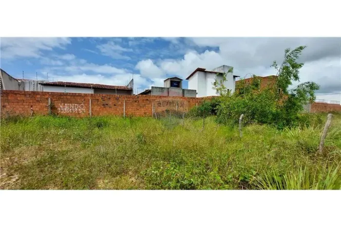 Terreno com asfalto, água e energia na porta