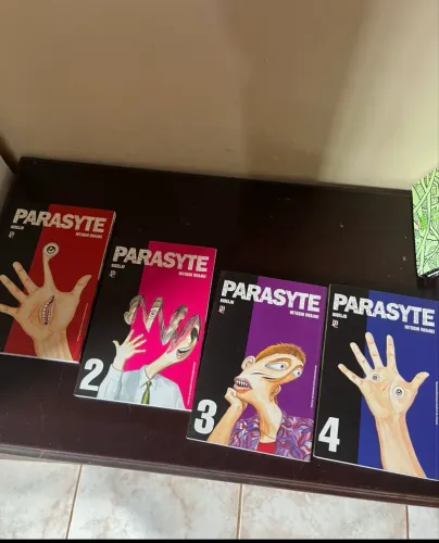 Coleção Mangás Parasyte - Volumes 1 ao 4