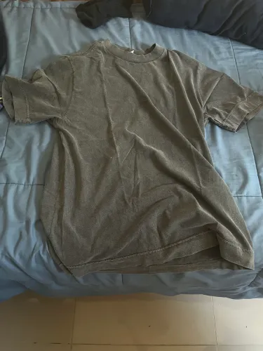 Camiseta romã cinza estonada tamanho M