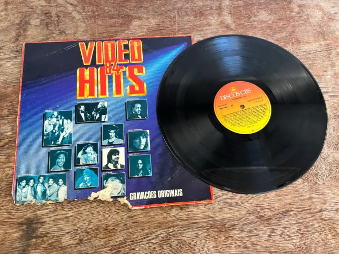 disco de vinil Video Hits 84, uma coletânea de 1984