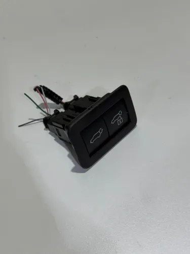 Botão Abertura Porta Malas Corolla Cross 2021/2026 Original